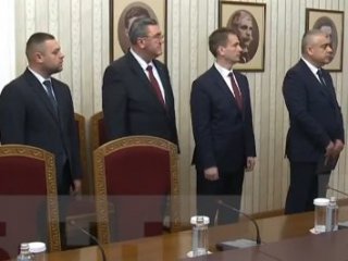 Връщаме третия мандат неизпълнен, за да работим за честни избори: АПС при Радев