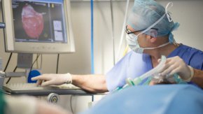   Извършиха първия в света аорто-коронарен байпас без отваряне на гръдния кош