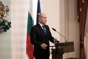 Оставката на Радев вече е внесена в Конституционния съд