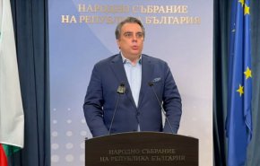 Ас. Василев с въпроси към Р. Радев