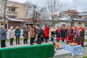 Традиционният ритуал Бабуване беше пресъздаден в Царево