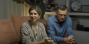 Използвайте секс играчки, за да се стоплите по време на спиранията на тока: Годеницата на бившия украински външен министър