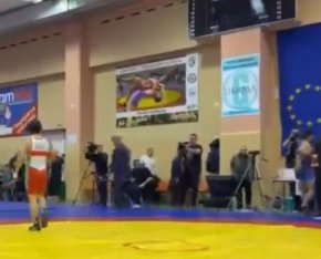 
Ето как почна големият бой на републиканското по борба: ВИДЕО на деня      