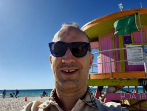 Защо светлините на Маями са магнит за милиардери и звезди 100 г. след Ар Нуво (ФОТОГАЛЕРИЯ)