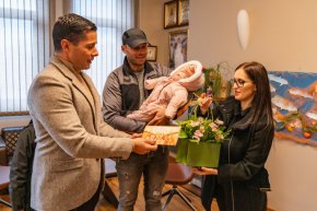 Кметът на Царево посрещна едно от първите бебета на 2026 година