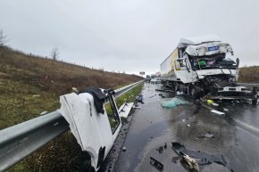  Камион се вряза в опашката от тирове на Капитан Андреево, шофьорът загина 