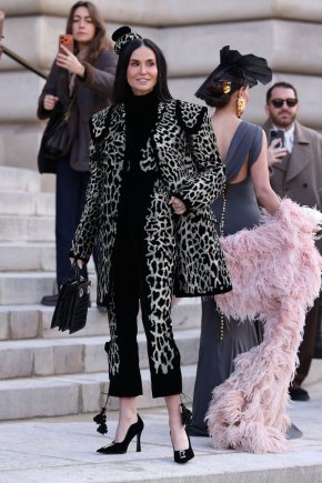 
Деми Мур на Парижката седмица на висшата мода 2026: Фото на деня