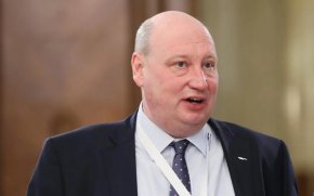 ЕК уволни висш еврочиновник заради корупция