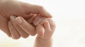 След 7 години раздяла: с помощта на МВнР българско дете в Норвегия бе върнато при майка си