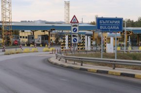 Българин е опитал да подкупи румънски граничар със 120 евро, след като превозвал коне без документи