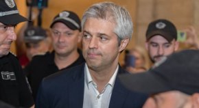 Коцев искаше да манипулирам обществени поръчки, за да се връща процент от стойността към ПП: Зам.-кмет на Варна 