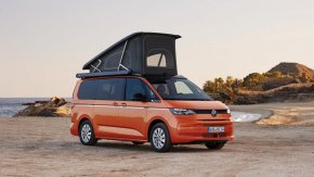 Volkswagen обнови легендарния кемпер California