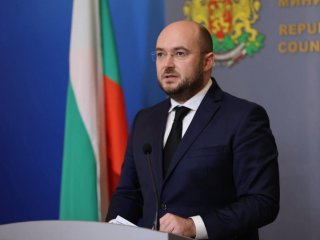   696 сигнала за срамни посегателства върху деца: Министър Георгиев