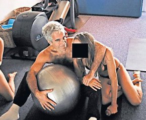 Джефри Епстийн е разпоредил погребването на две жертви край ранчото си