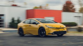 Toyota изтегля 141 286 автомобила Prius заради врати, които могат да се отварят неочаквано