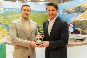   Министърът на туризма почете Царево