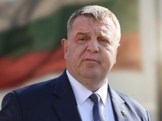   Сп*рма на "ламата" в телата на убитите деца  на местопрестъплението: К. Каракачанов 