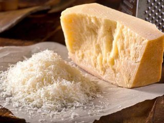 Парме­занът е протеиновата суперзвезда на трапезата