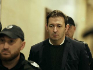 Връщат "Иван 6% от поръчките в София" или 73-г. негов кадър за младежката европрограма на МОН?