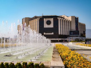 НДК отбелязва 45г. с министъра на културата като диригент на Лили Иванова, която е двойна кака на Двореца