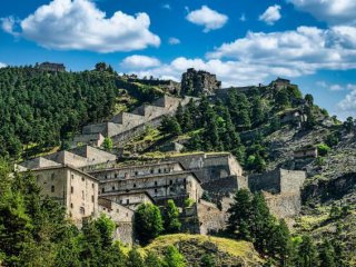 Коя е най-голямата крепост в Европа?