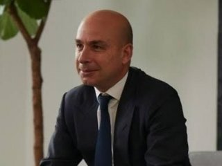   Кой е новият бос на Левски?          