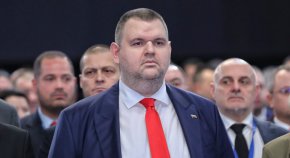 Политическото напрежение в САЩ навлиза в опасна фаза: Пеевски