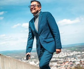 Министърът на икономиката временно прекрати всички плащания от дъщерните дружества