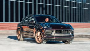 Porsche спира Macan