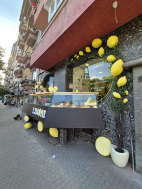 ДА! Limoni: сладолед, лимонада и лимончело в жълто