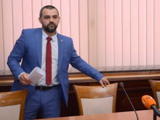 Зам.-кметът е подписал с Титаните чистене на украинския град: Факт