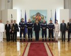 Йотова награди пожарникарите, гасили автобуса след удара на 