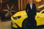 Гейбриъл Махт застава до новия Mercedes-AMG GT 4-Door Coupé в нова рекламна кампания