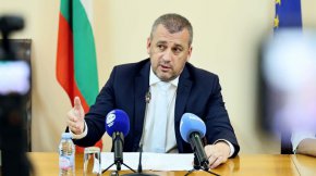   Радев увеличава зам.-министрите: по трима не стигали и милиони нов разход за данъкоплатците