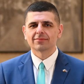  Йотова да свика КСНС възможно най-бързо: Мирчев