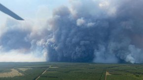 Гигантски пожар и „огнен облак“ заплашват Бордо