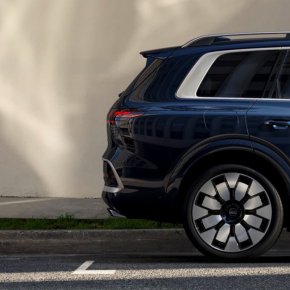 Ето го първото Audi Q9 (СНИМКИ)