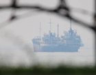 Американски танкер пламна на пристанище в Египет след удар