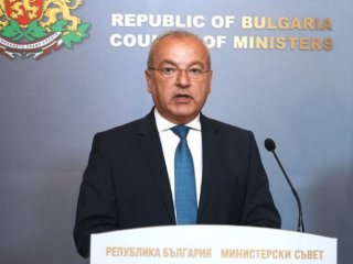 Донев получи седмица отсрочка да реши ще даде ли Пловдивския панаир на Гергов