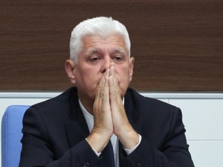 Стоянов разреши преминаване на чужди военни сили през България