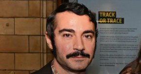 За първи път човек извън фамилията Армани поема творческото ръководство на Emporio Armani