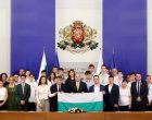 Радев отличи български ученици с медали от международни олимпиади