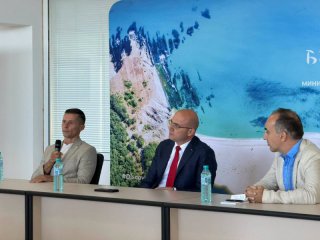 13% повече приходи в туризма, бордът на ТУИ у нас идния уикенд: Ресорният министър
