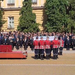България посрещна емоционално останките на цар Самуил
