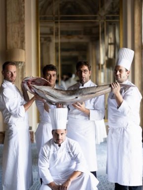 31 кг риба опънаха в Hotel de Paris Monte-Carlo           