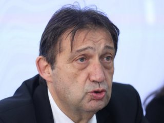  7,5 ПЪТИ Шишков оскъпи мантинелите 