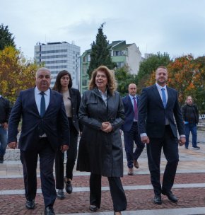 Йотова: Искам да бъда българският президент на мира