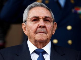 Съд във Флорида издаде заповед за арест на 95-годишния Раул Кастро заради убийството на четирима души