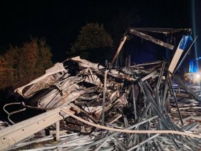Двама души загинаха при челен сблъсък между автобус и камион на пътя Пазарджик - Пловдив