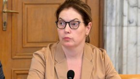 Които се отопляват на газ, ще бъдат засегнати от повишение на регулираната цена? но имат алтернативата за отопление на електроенергия: И. Петрова, енергоминистър, Лаф на деня